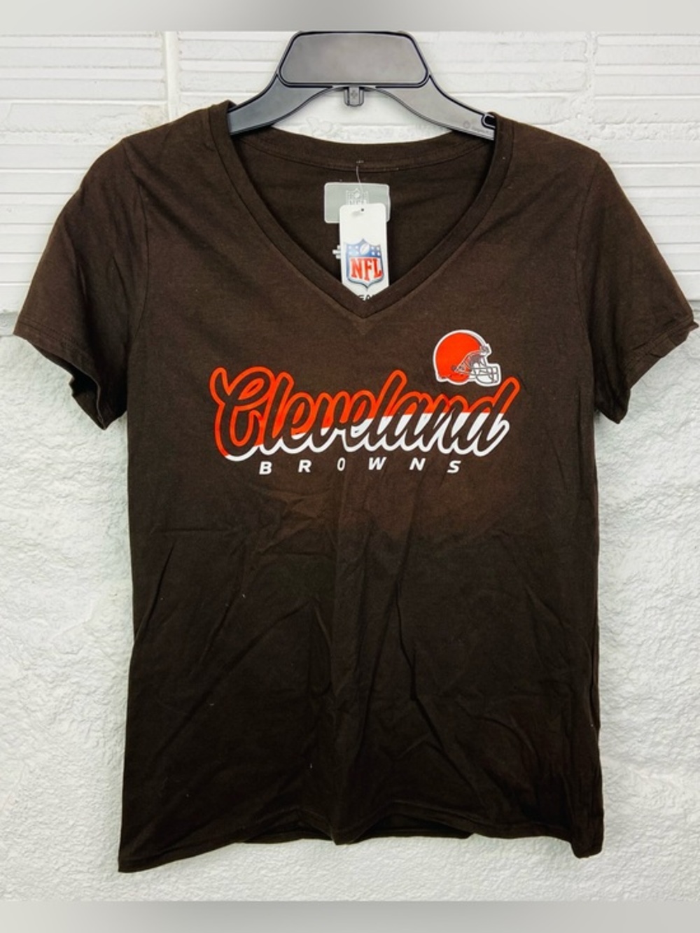 NWT NFL Cleveland Browns Women's Brown V-Neck Tee size small & medium